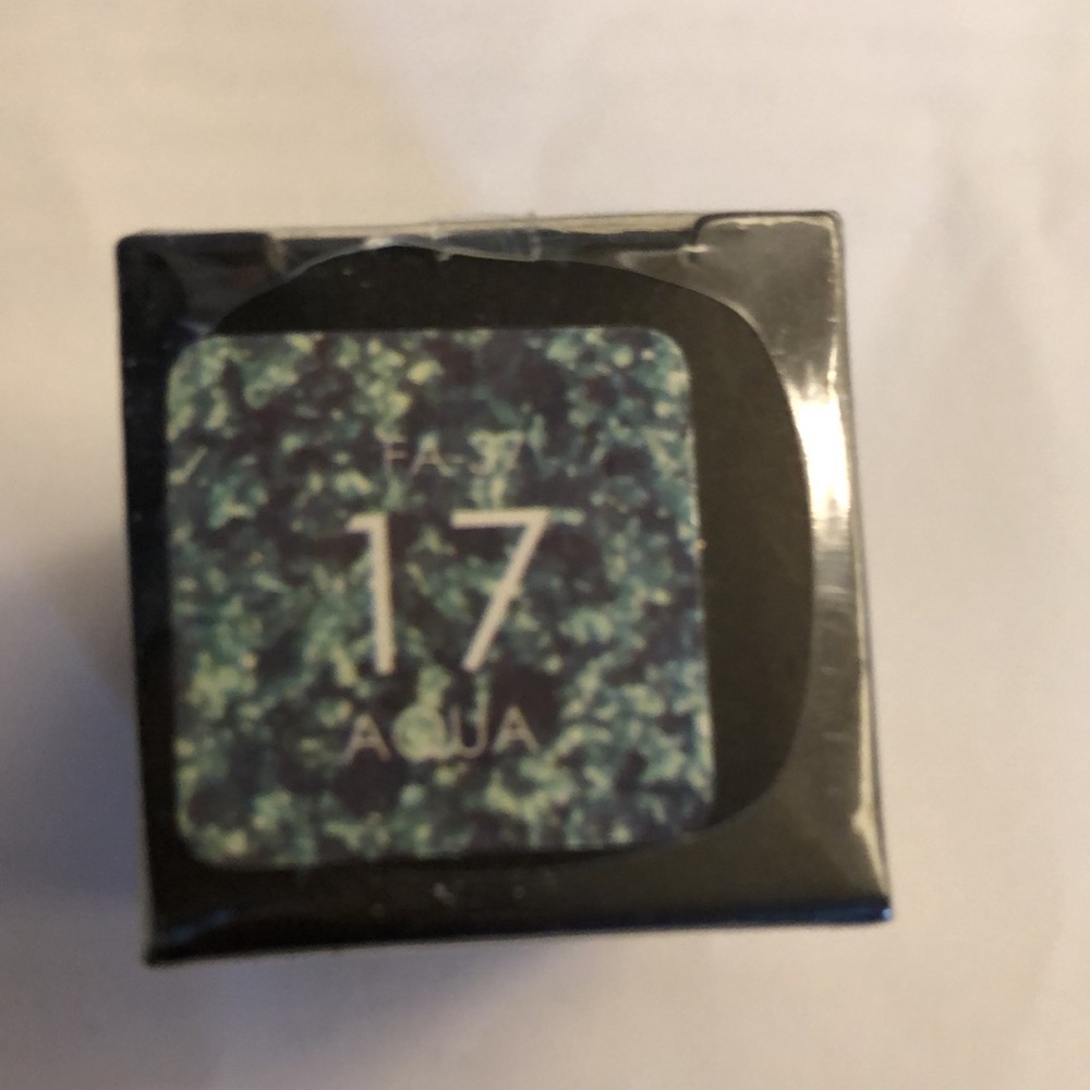 NIB #17 Aqua Glimmer High Pigment Loose Eye Powder - Picture 11 of 13